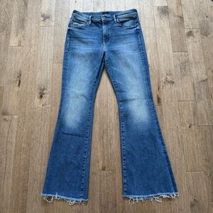 MOTHER The Weekender Fray Midrise Flare Jeans Hop On Hop Off Size 30